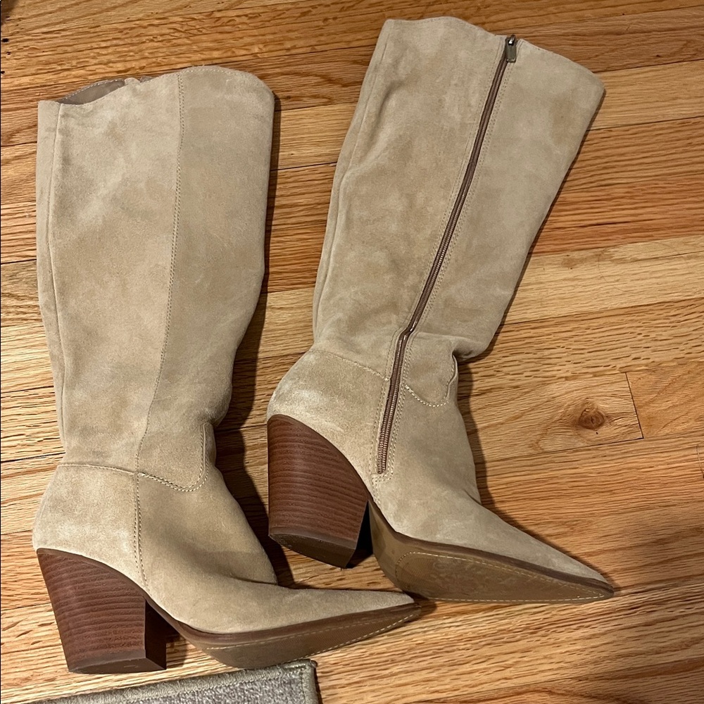 Vince Camuto Boots Size 9